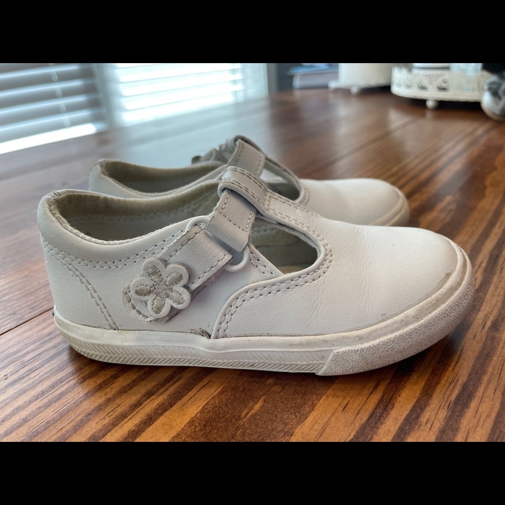 White size 8 Keds